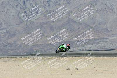 media/Dec-07-2025-CVMA (Sun) [[3e7d2de5dc]]/Race 8-Middleweight Shootout/